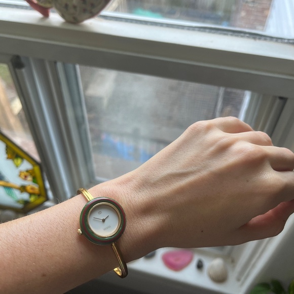 Women's Gucci Watch - Picture 4 of 4